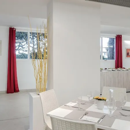 Hotel Hotiday Collection - Lacona